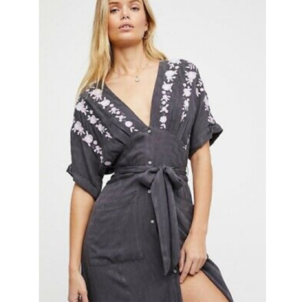🌎Free People embroidered button up midi Dress| XS